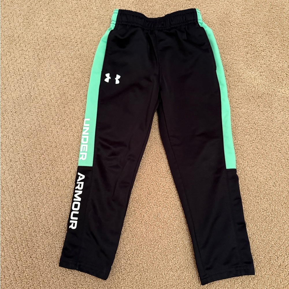 Under Armour boys pants. Size 4